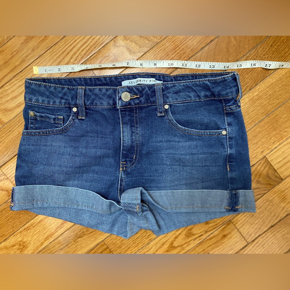 Celebrity Pink jean shorts, stretchy.
